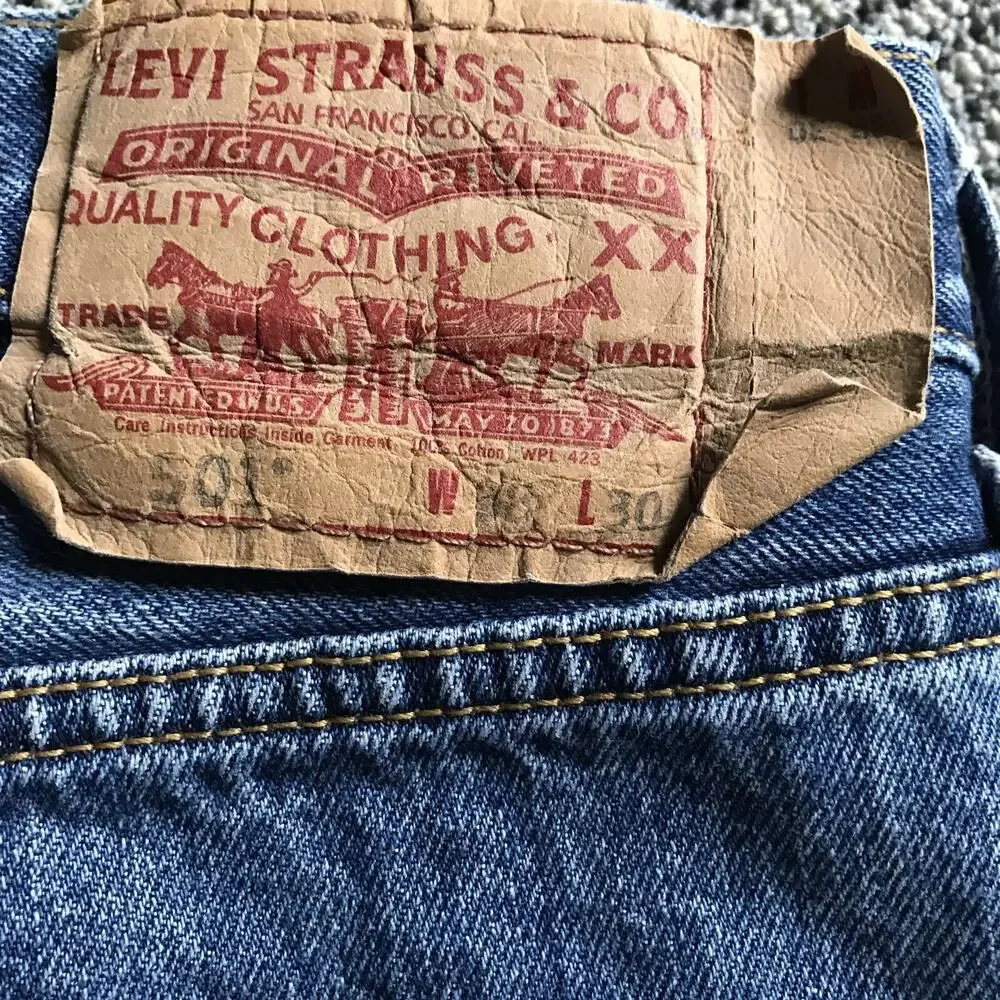levis 501 38x30 button fly‎